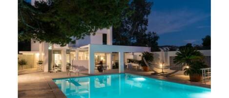 Outdoor pool, pool loungers