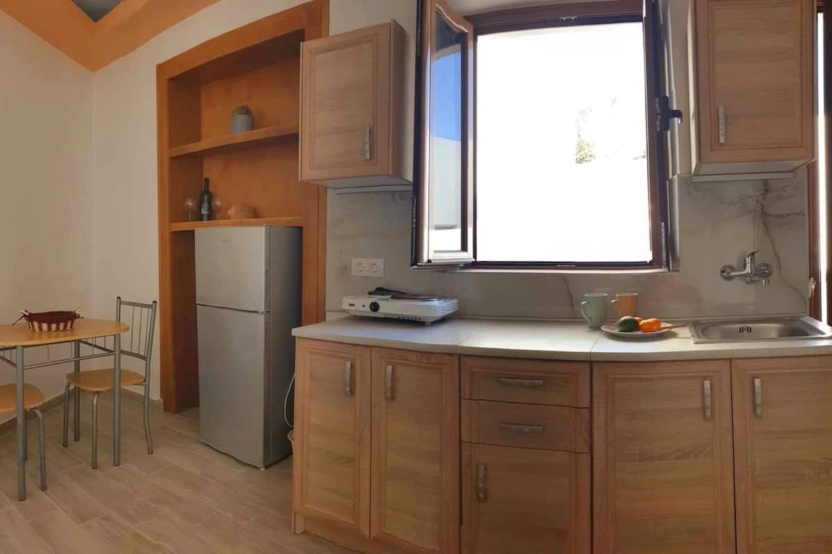 Superior Triple Room | Individually decorated, individually furnished, bed sheets