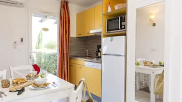 1 bedroom, soundproofing, cots/infant beds