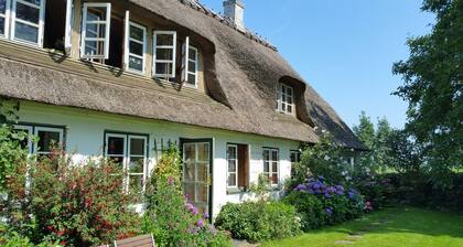 Ferienhof SONDERBYGAARD: Gemütl. Dormer huoneisto f. Pariskunnat / pieni perhe, jossa Wi-Fi