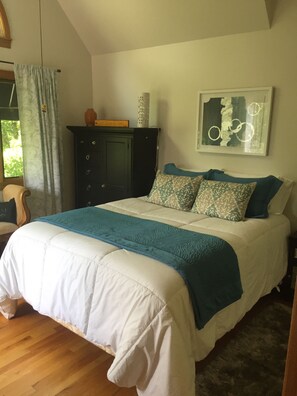 4 slaapkamers, een bureau, een strijkplank/strijkijzer, gratis wifi