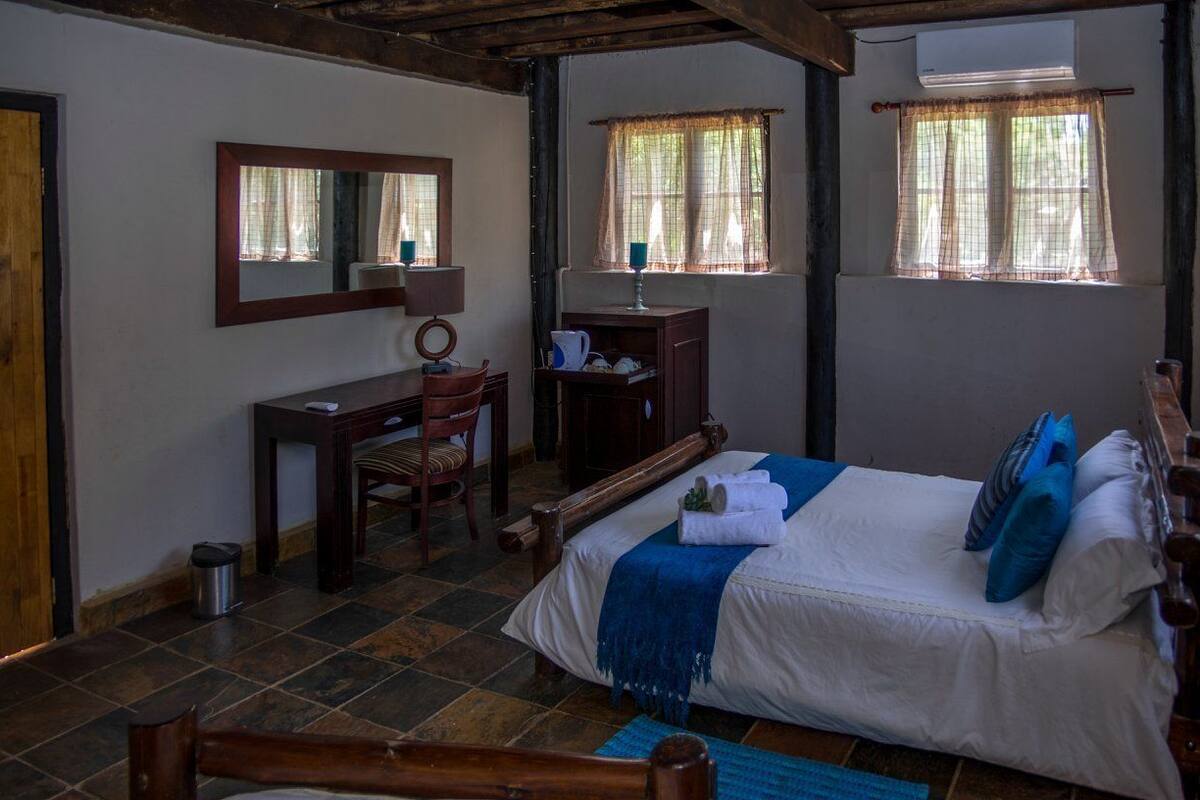 Premium bedding, iron/ironing board, free WiFi