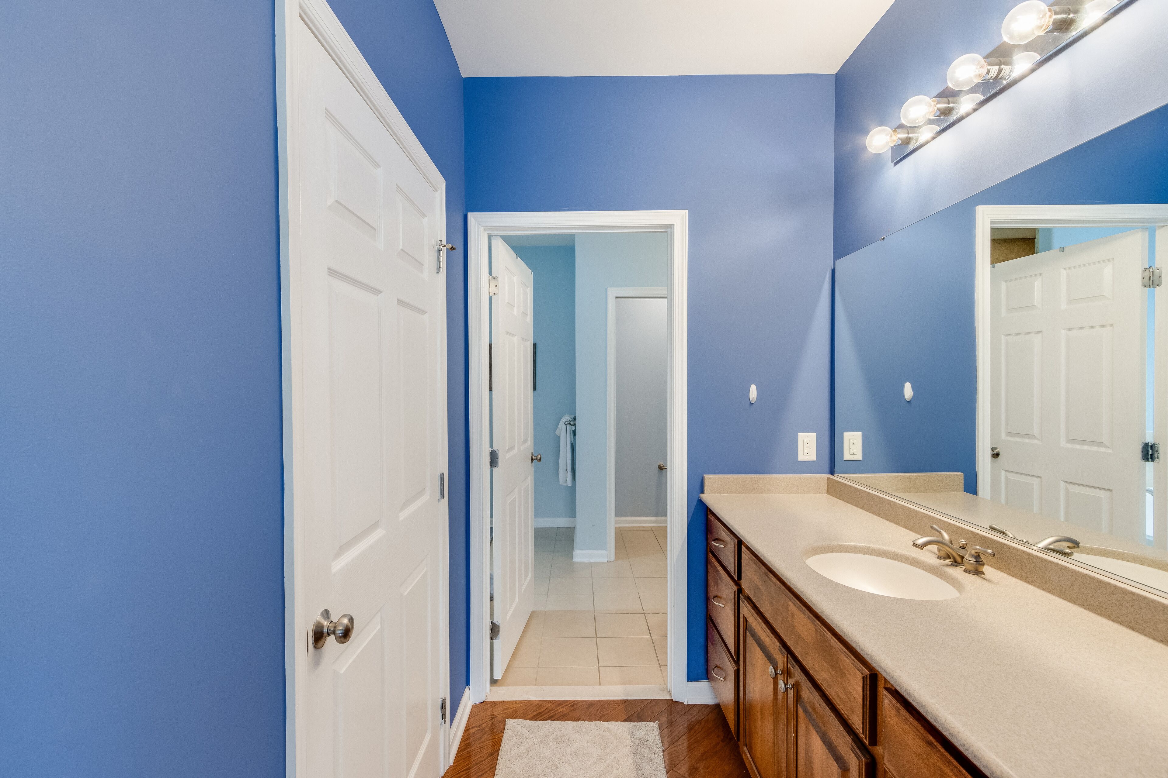 Modern Condo minutes to Lewes & Rehoboth Beach!