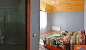 Tremannsrom | 1 soverom, sengetøy av topp kvalitet, skrivebord og lydisolert