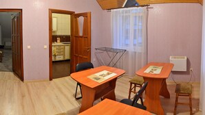 Double Room | Living room | Flat-screen TV - Resthouse (Truskavets)