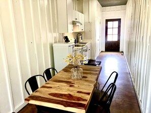 Dining - Two perfect suites for two perfect couples! (Fredericksburg)