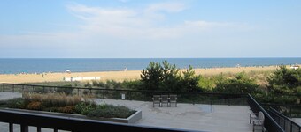 Storslått havet. Nyt den fantastiske vinterfesten av lys i november / desember