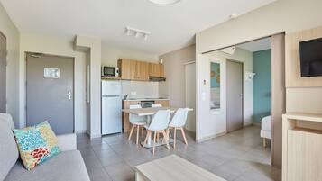 Apartment, 1 Schlafzimmer | Schallisolierte Zimmer, Babybetten, WLAN