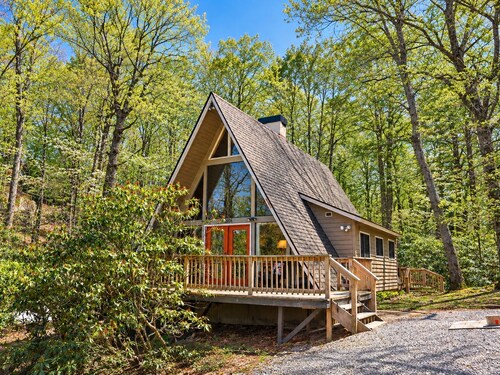 Blowing Rock Cabin on Relaxing Mountain Stream