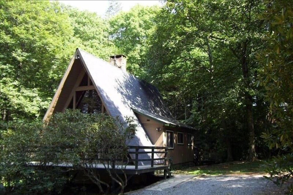 Blowing Rock Cabin on Relaxing Mountain Stream-