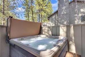 室外 SPA 浴池