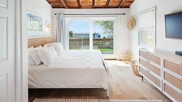 2 bedrooms, travel crib, free WiFi, bed sheets