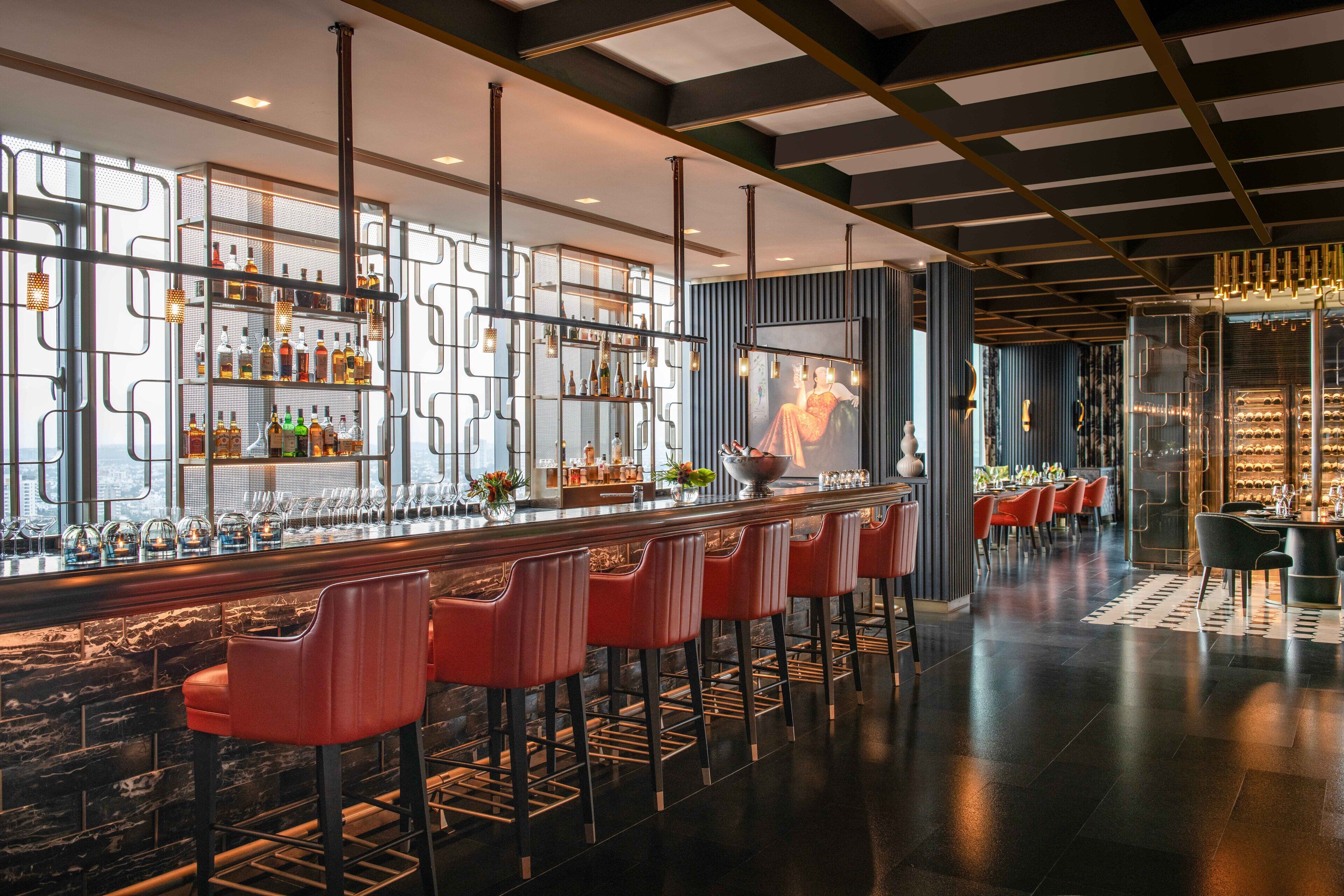 3 restaurants; breakfast, lunch and dinner served 