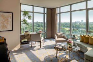Four Seasons, Suite, Corner | Premium bedding, minibar, in-room safe, desk