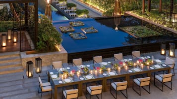 3 restaurants, breakfast, lunch, dinner served; Asian cuisine