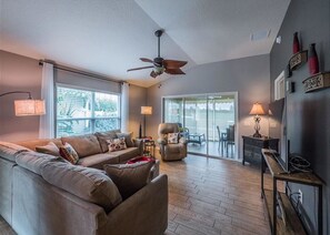 Room - Vestridge Ave 3490 by White Pelican VR (Wildwood)