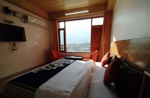 Habitación doble superior, 1 cama de matrimonio grande, no fumadores, vistas al valle | Sábanas de algodón egipcio y ropa de cama de alta calidad