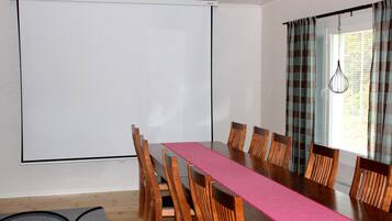 Cottage, 2 Bedrooms | Cots/infant beds, rollaway beds