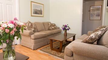 Cottage, 3 Bedrooms | 1 bedroom, iron/ironing board, cots/infant beds, free WiFi