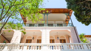 Unclassified image, 3 of 15, button - Casa Marques Jardim Botânico (Rio de Janeiro)