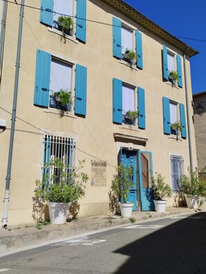 Front of property - Les Hauts de Corneilhan (Corneilhan)
