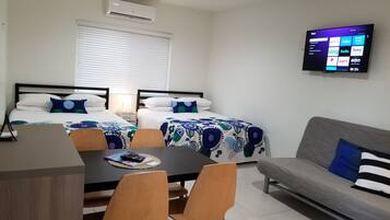 Comfort Studio | Down duvets, individually decorated, individually furnished