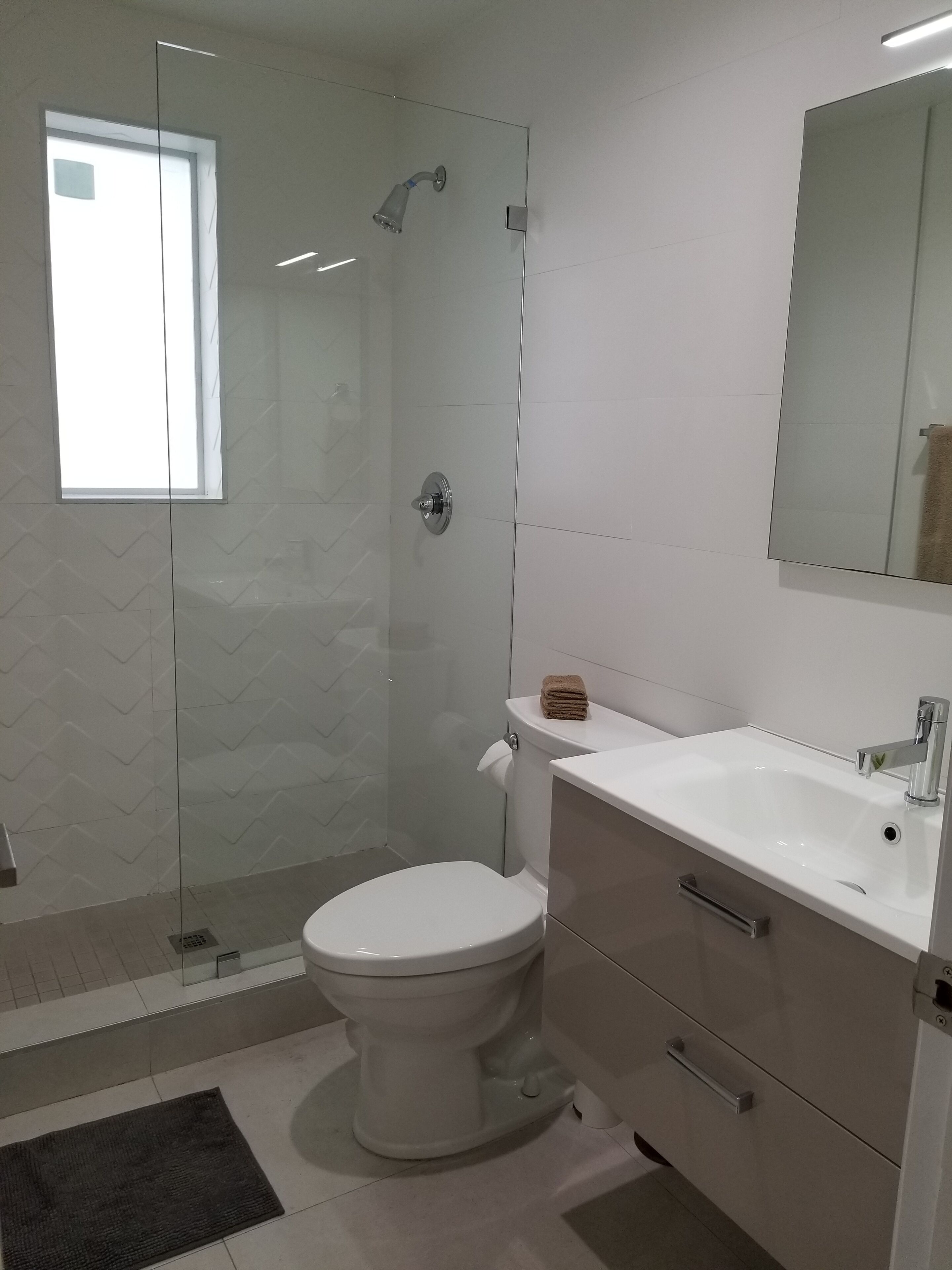 Comfort Studio | Bathroom | Shower, hair dryer, towels