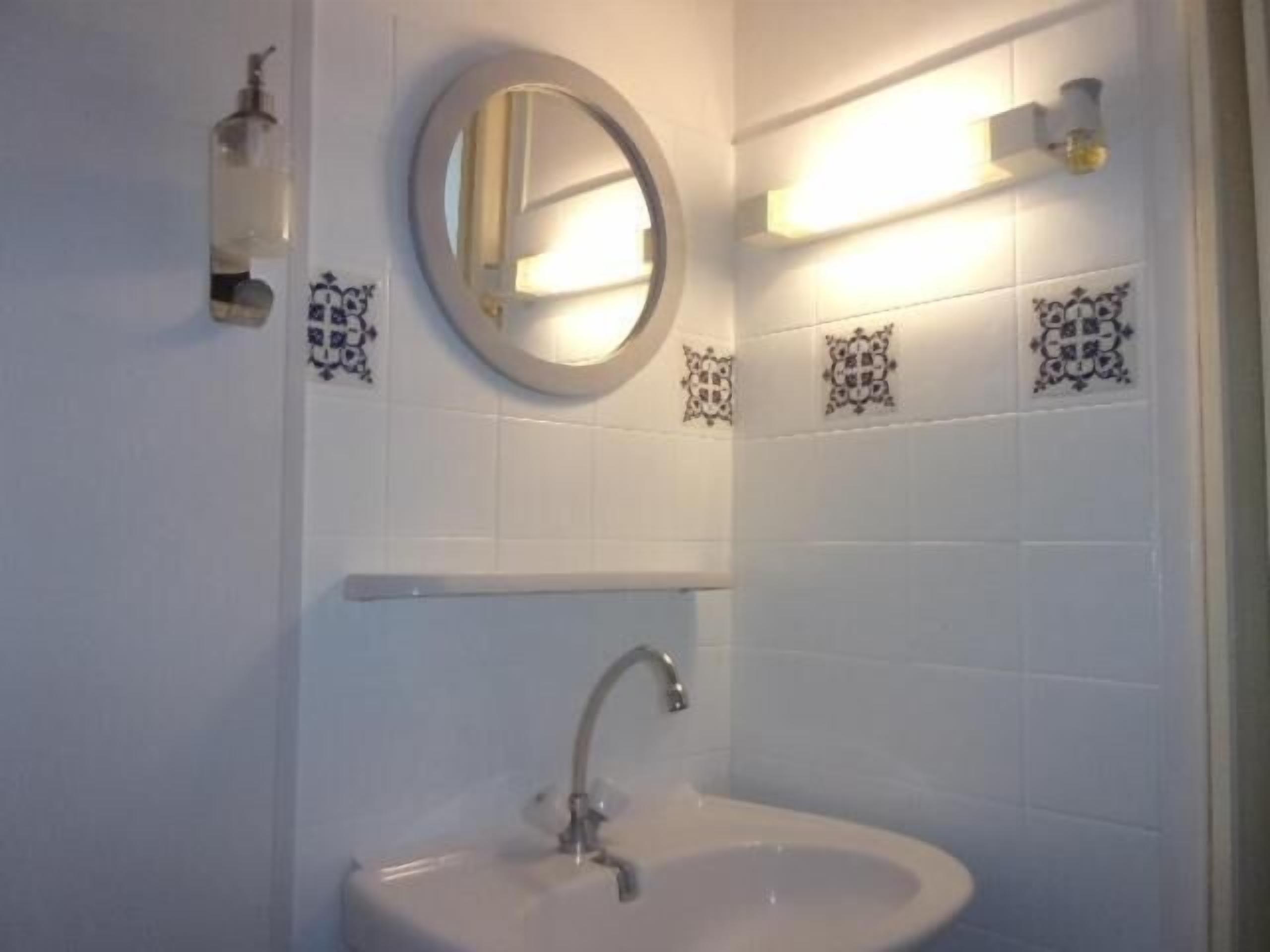 deep-soaking bathtub, free toiletries, hair dryer, towels