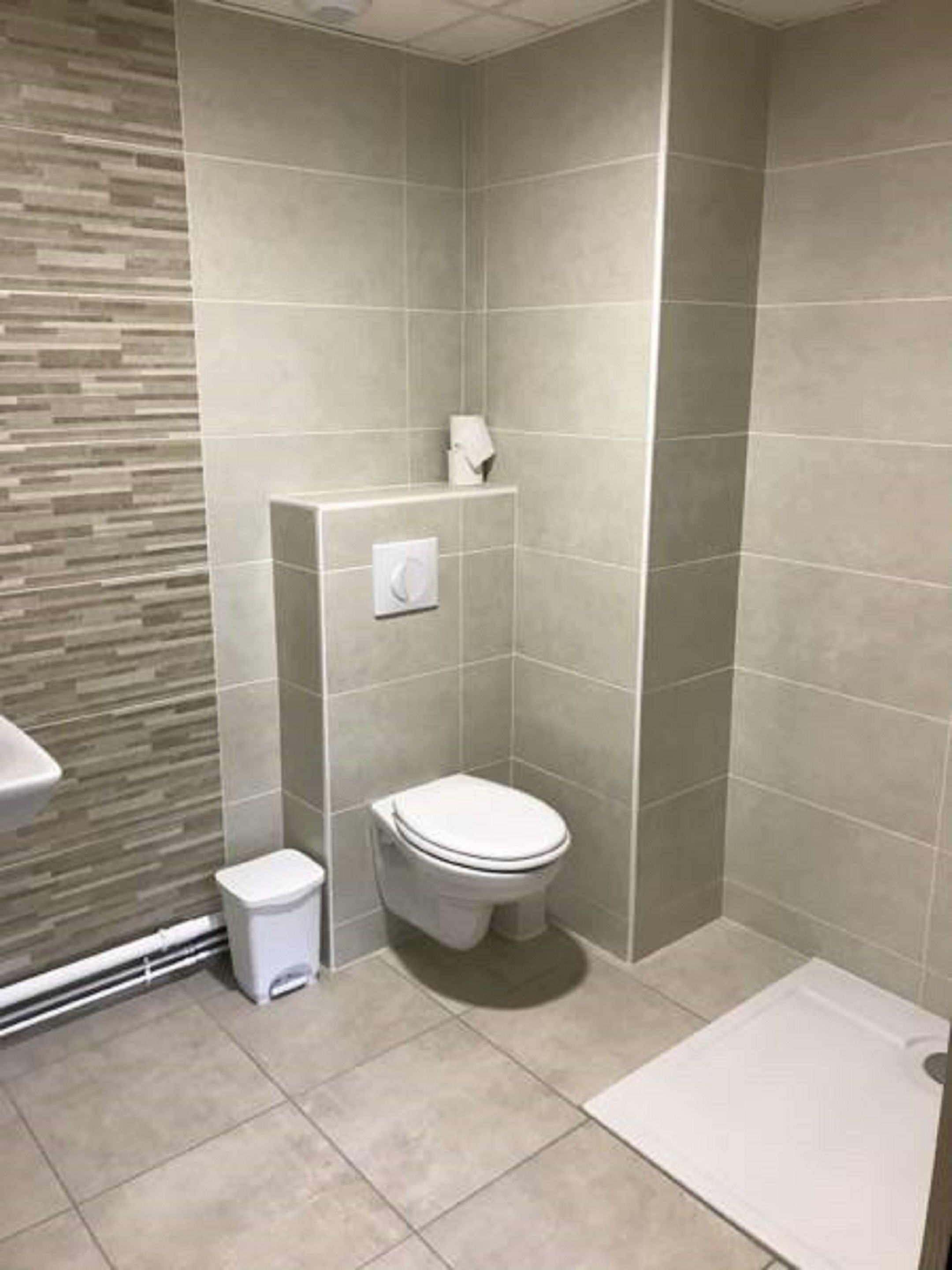 deep-soaking bathtub, free toiletries, hair dryer, towels