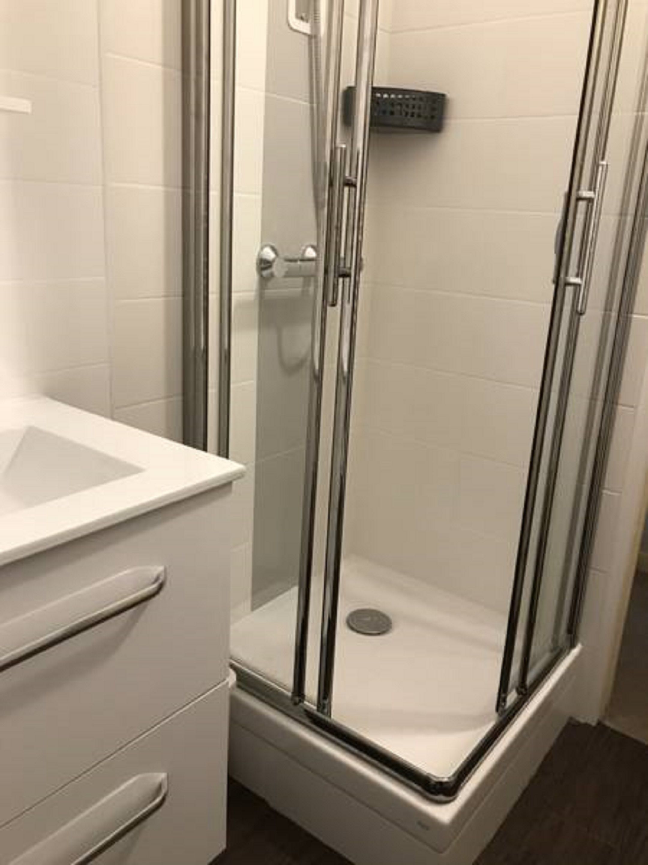 deep-soaking bathtub, free toiletries, hair dryer, towels