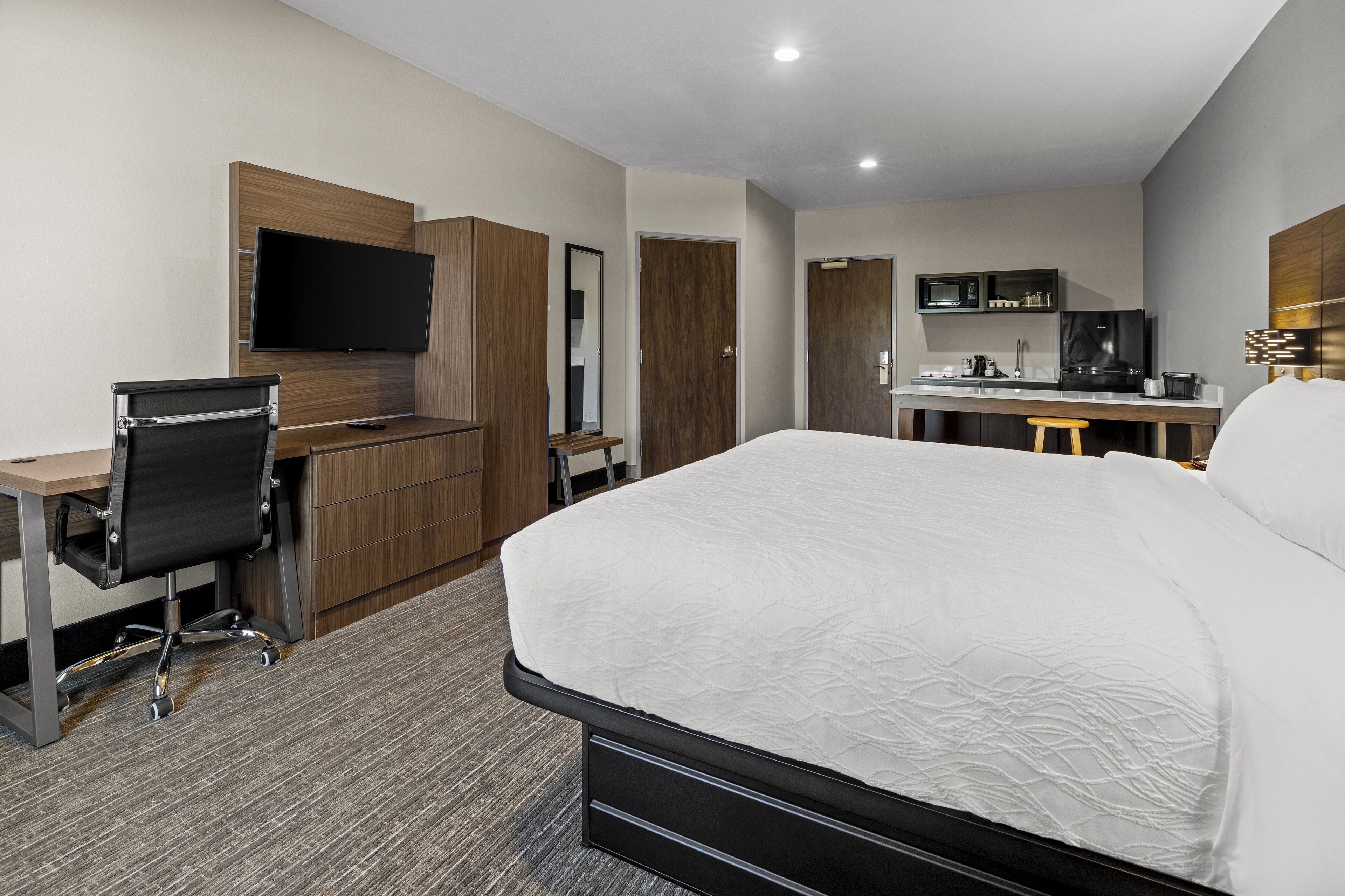 1 bedroom, egyptian cotton sheets, premium bedding, down duvets