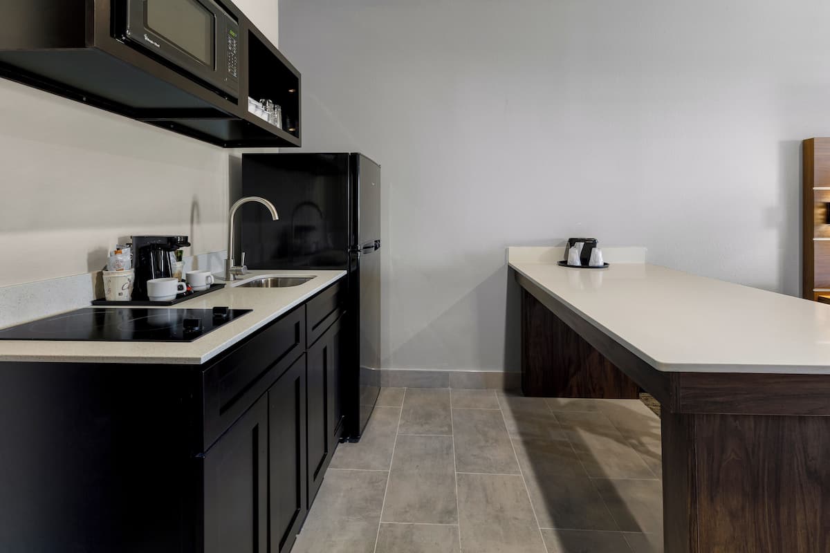 1 bedroom, egyptian cotton sheets, premium bedding, down duvets