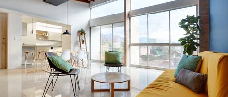 Superior Apartment, 2 Bedrooms (Ap 5) | Premium bedding, in-room safe, desk, iron/ironing board