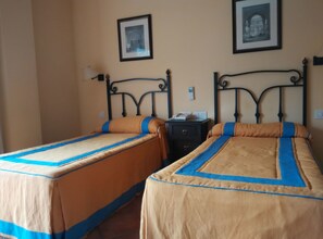 Single Room - Hotel Calderon (Granada)