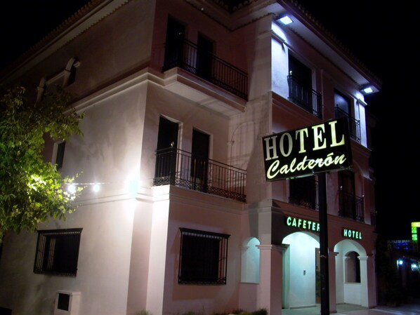 Front of property - Hotel Calderon (Granada)
