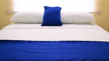 Minibar, cortinas blackout, wifi gratis y ropa de cama