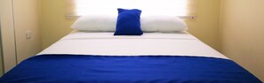 Minibar, blackout curtains, free WiFi, bed sheets - Hotel Zafiro (Leticia)
