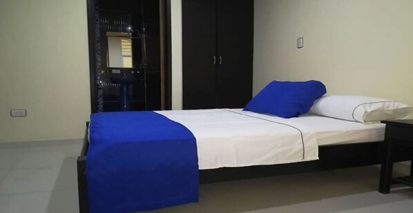 Doppelzimmer | Minibar, Verdunkelungsvorhänge, kostenloses WLAN, Bettwäsche