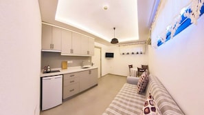 Economy Apartment | Private kitchen | Stovetop, cookware/dishes/utensils - Derin Suite Hotel (Bodrum)