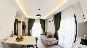 واي فاي مجانًا وملاءات أسرّة