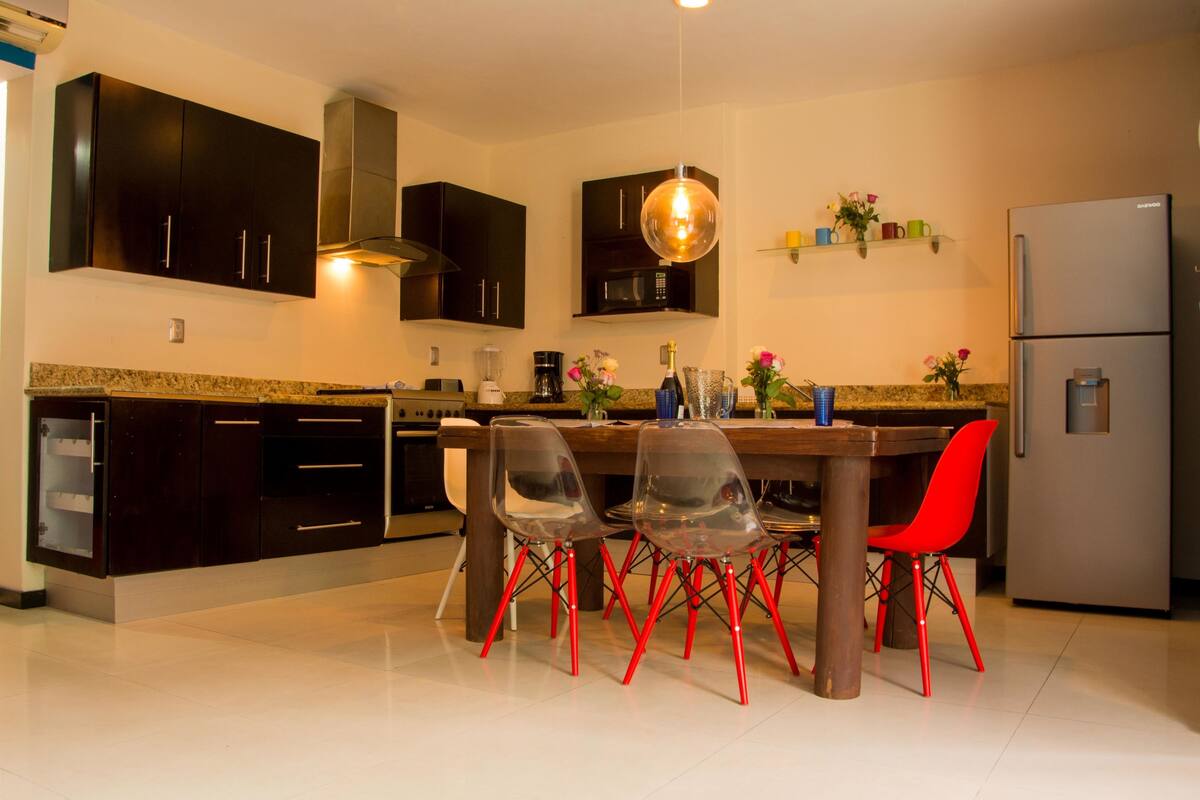 Penthouse superior, 3 habitaciones, Terraza, torre | Cocina privada | Refrigerador, microondas, horno y parrilla de estufa
