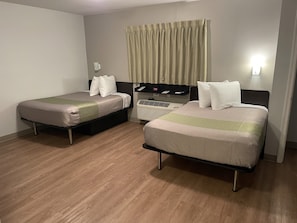 Free WiFi, bed sheets - Studio 6 Richmond, VA - I-64 West (Richmond)