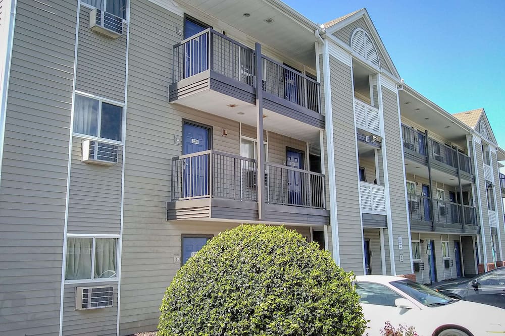 Studio 6 Extended Stay - Fayetteville, NC - Fort Liberty Area