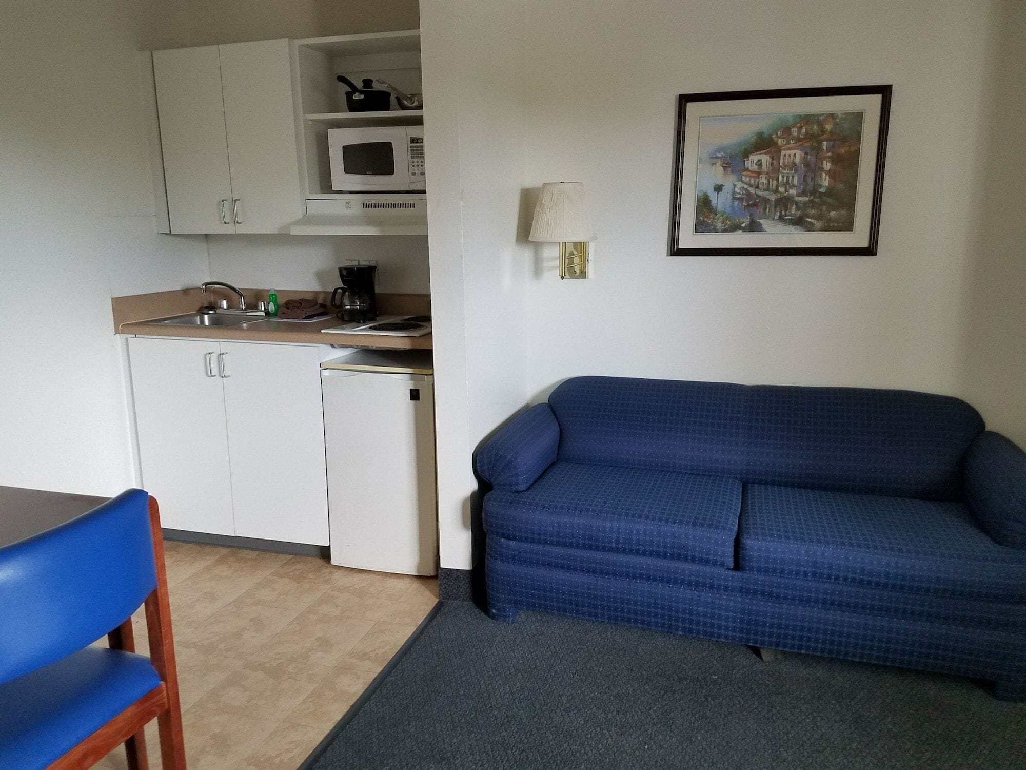 Meja kerja, Wi-Fi gratis, dan seprai linen