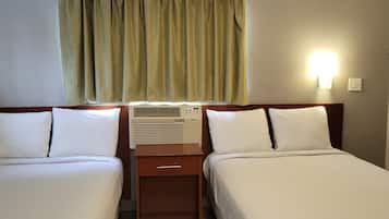 Laptopgeeigneter Arbeitsplatz, kostenloses WLAN, Bettwäsche