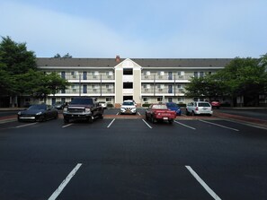 Exterior - Studio 6 Greensboro, NC - I-40 (Greensboro)