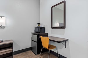 1 habitación, escritorio, wifi gratis y ropa de cama