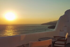 Duplex, 1 Bedroom, Balcony, Sea View | Premium bedding, desk, blackout drapes, soundproofing - Avissalou Apartments (Tinos)