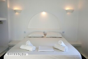 Suite, 2 Bedrooms, Pool View, Sea Facing | Premium bedding, desk, blackout drapes, soundproofing - Avissalou Apartments (Tinos)