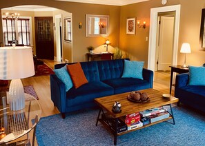Smart TV, books, offices - Casa Maggie Mae Long-Term 30 Days Plus only Pet Friendly Cozy NE Alberta Arts (Portland)